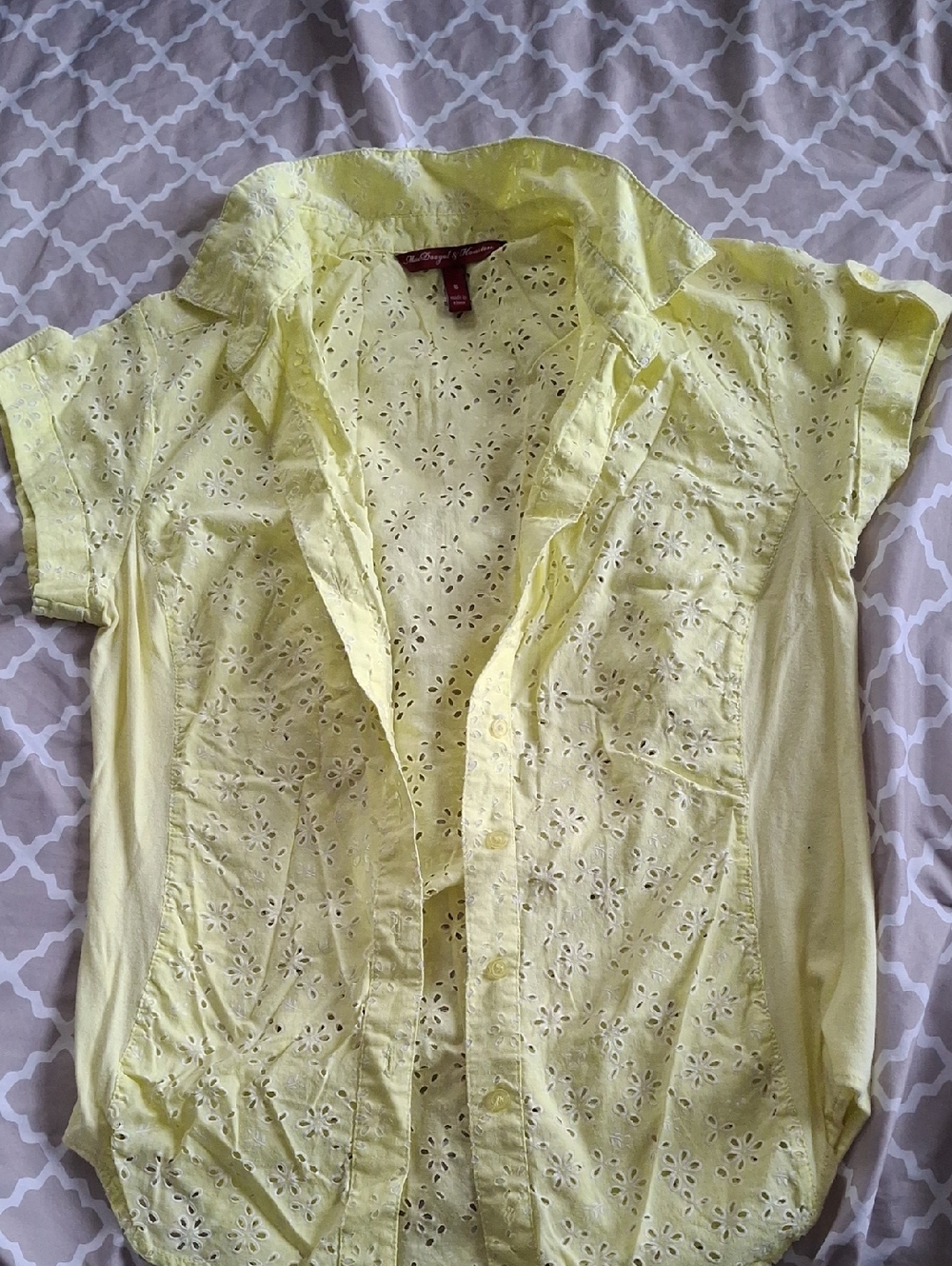 MacDougals And Houston Light Yellow Eyelet Button-Front Women's Top
